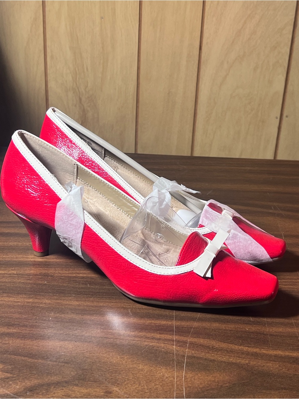 AEROSOLES Red Patent Pumps with White Trim - Picture 4 of 7